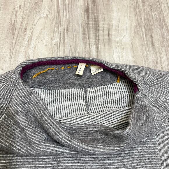 Anthropologie Moth Madison Park Cozy Gray Knit Poncho Sweater XS/S - Picture 6 of 10